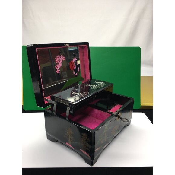 Vintage Japanese Lacquered Music Jewelry Box with Key Black 1950s - Sound Works - Picture 15 of 16